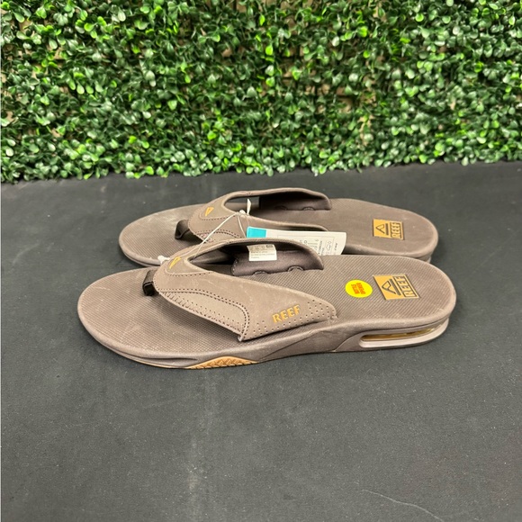 Reef Fanning Flip Flop - M13 main image 5